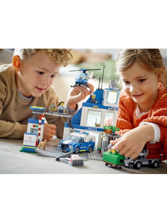 LEGO Cityn poliisiasema 60316