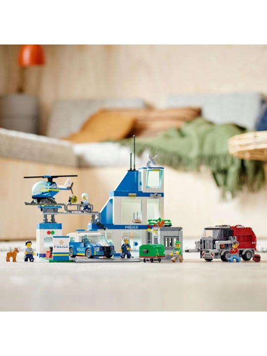 LEGO Cityn poliisiasema 60316
